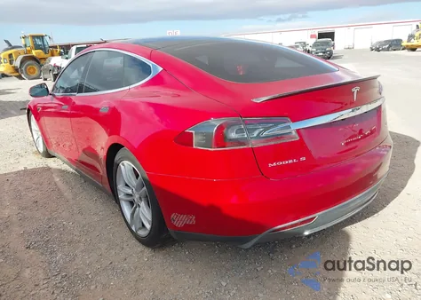 2013 Tesla Model S Performance z USA, uszkodzony, nr VIN 5YJSA1CP4DFP13611